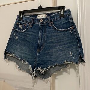 ABERCROMBIE AND FITCH CURVE LOVE MOM SHORTS